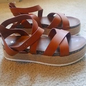 Platform sandal